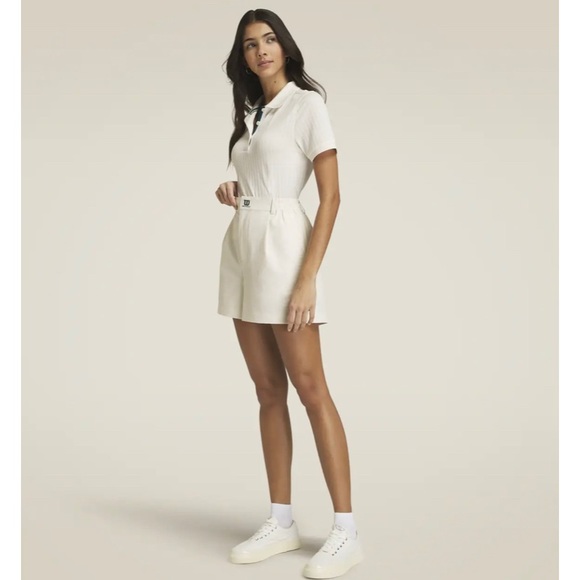 Wilson | Wynne Pleated Short - Picture 1 of 4